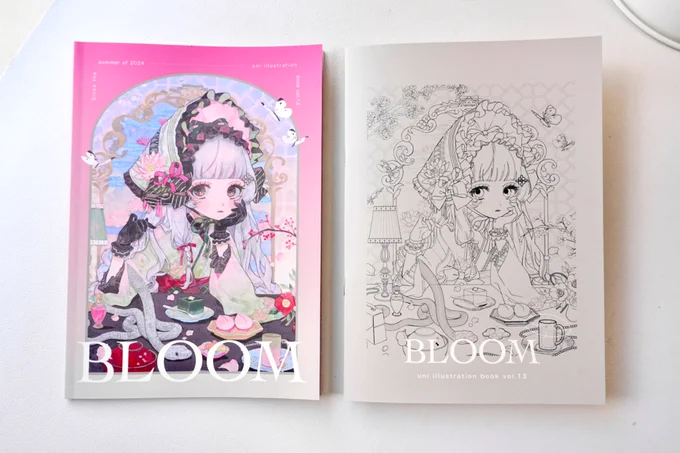 【COMITIA151新刊】 新刊届きました〜!イラスト本とそのラフ本の2冊セットです 遊び紙の花のデザインもとてもいい感じで、印刷も綺麗に仕上がっています!#COMITIA151 #コミティア151