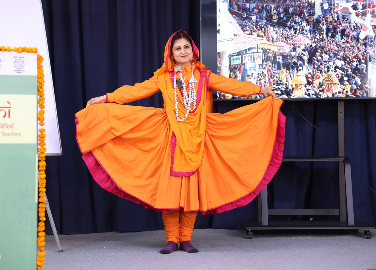 ncert's tweet photo. The program was inaugurated by Prof. Dinesh Prasad Saklani, Director NCERT on 6 February 2025 at NIE Campus, NCERT, New Delhi. 

#Samriddhi2025 #KalaUtsav #ArtIntegratedLearning #HolisticEducation #JoyfulLearning #NEP2020 #NCF2023 #NCERT #Education #Teacher 

@ProfSaklani 
@ssrivastava66 
@ap_behera
