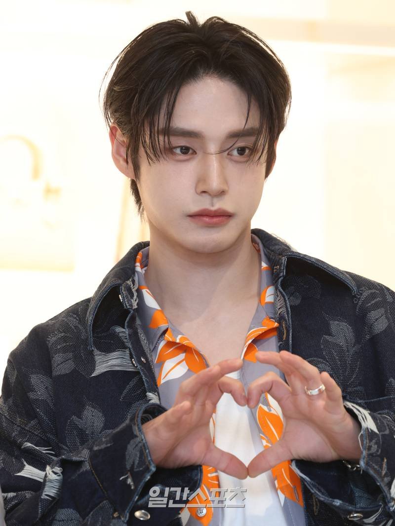 오늘자 구찌 스토어 리뉴얼 행사 참석한 제베원 성한빈-김지웅 | 인스티즈