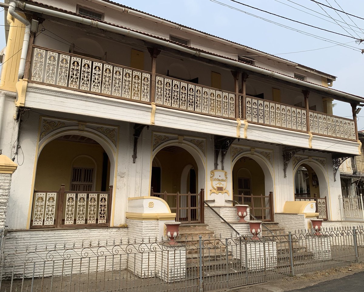 Discovered this architectural gem that beautifully captures a blend of culture and creativity! 📸✨

Each corner  in this gem is a testament to thorough planning.

#architecturephotography #culture #udwada #gujarat #Heritage