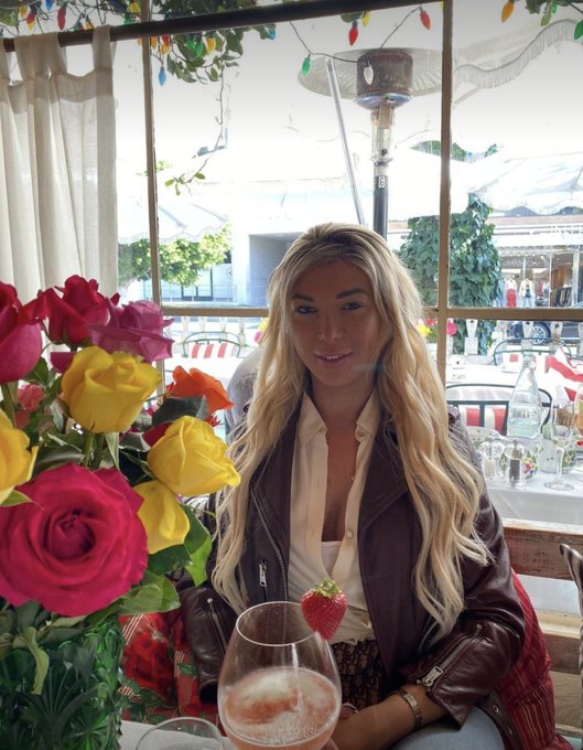 Would you spend the day with me if you could? https://t.co/ImblFsbCL6