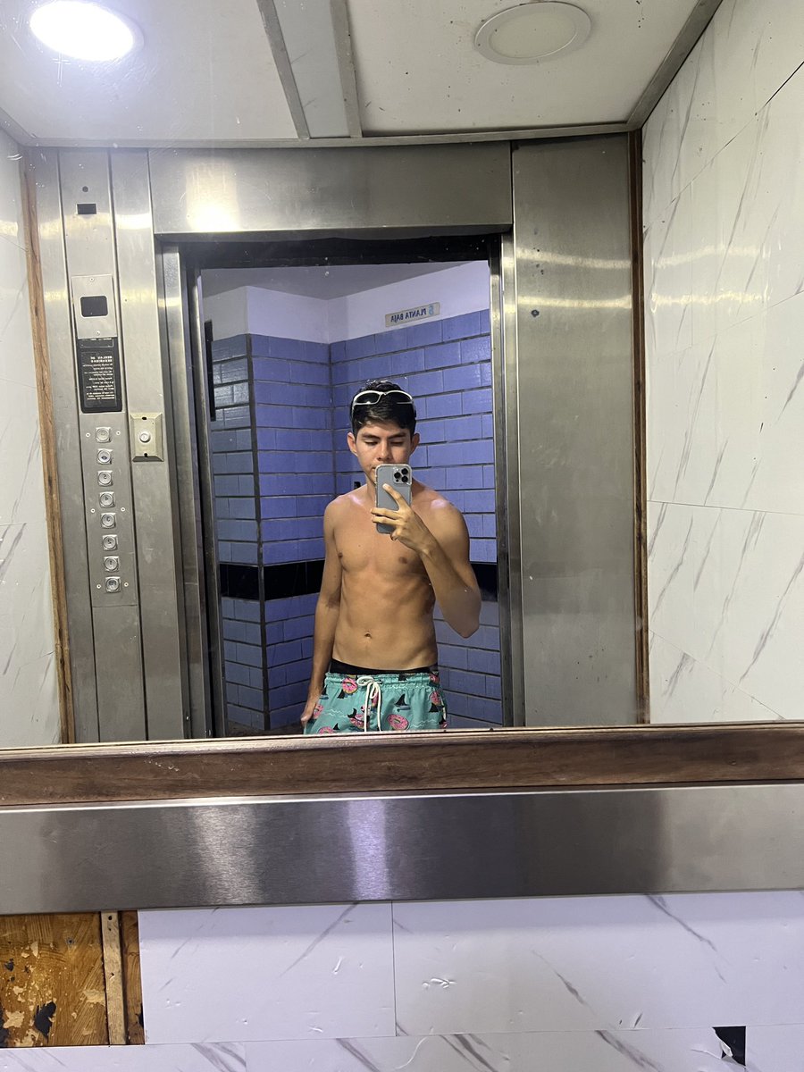 levtw_'s tweet photo. Un flaco ? https://t.co/5YJOgreP1b