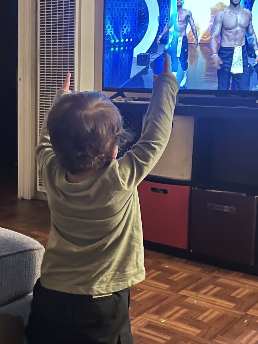 My 1 year old son is a big fan of the Gunns just like his pops!
He really said Gunns up when the boys made their return!
⁦<a href="/coltengunn/">colten gunn</a>⁩ ⁦<a href="/theaustingunn/">ass boy</a>⁩
#AEW #AEWDynamite