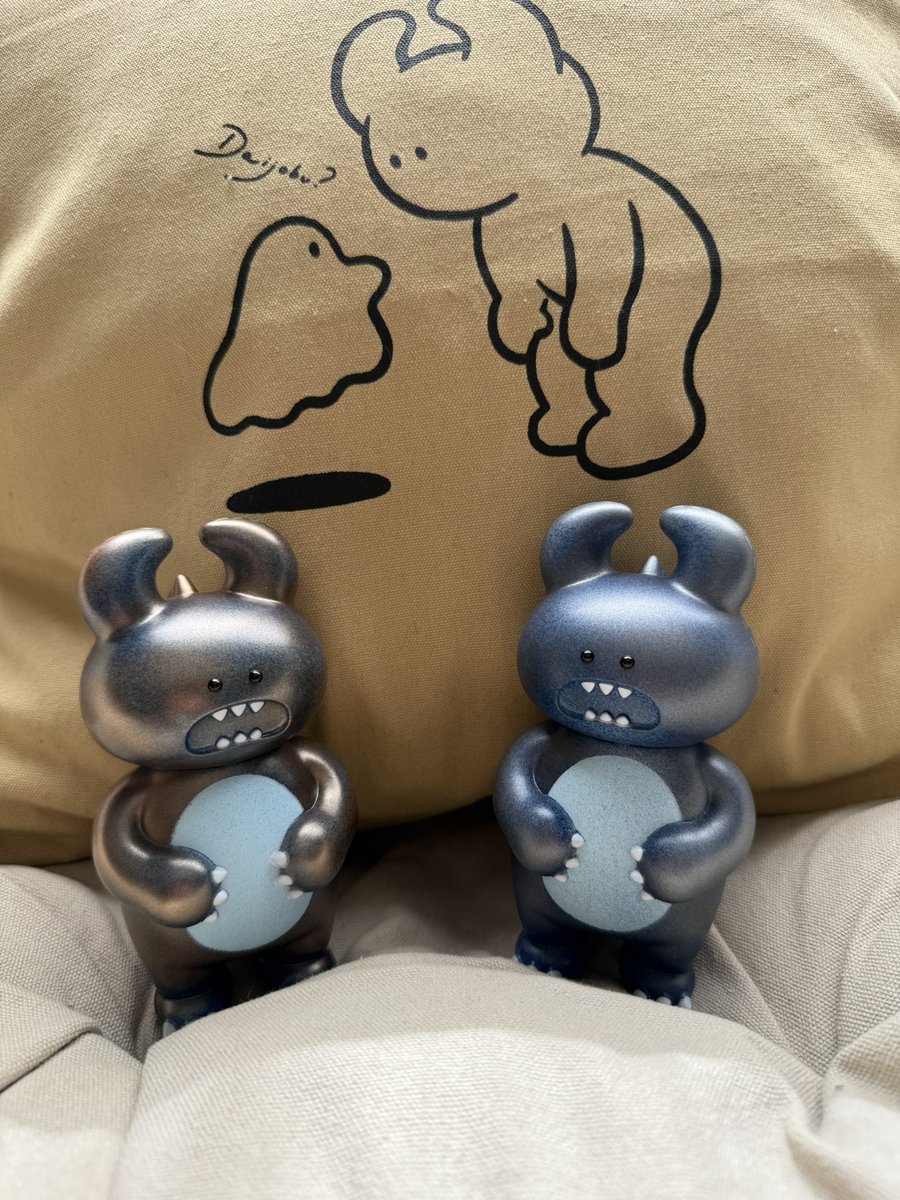 mukGOMORA's tweet image. 2025SS ASTRAET × UAMOU POP-UP
にて2体のダイノウアモウを仲間にいたしました✨
ブロンズデニムダイノウアモウ
シルバーデニムダイノウアモウ
相変わらず可愛い😍
#UAMOU
#ウアモウ
#ダイノウアモウ