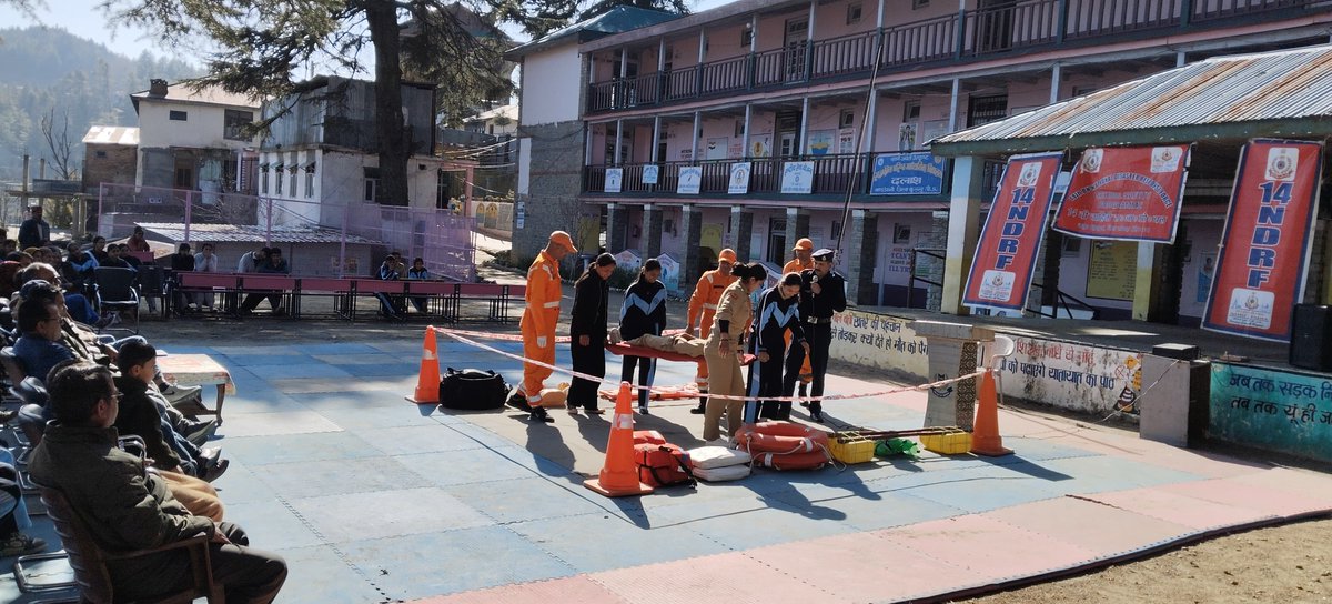 14 NDRF conducted a School Safety Program (SSP)at GSS School Dalash, Distt- Kullu (HP) dated- 06 Feb 2025,Beneficiaries:- 14 Teachers, 08 Non-Teaching Staff and 165 Students.<a href="/PIB_India/">PIB India</a> <a href="/HPSDMA/">HPSDMA</a> <a href="/ndrf_DO_CR/">NDRF HQ</a>