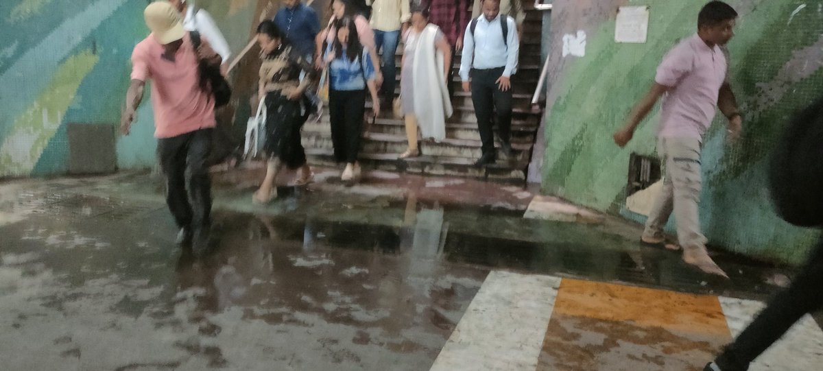 Tushar_doke's tweet photo. Turbhe Station on Trans harbour railway line in such filthy state  Gutters r overflowing in subway. Commuters have to exit station from such bad subways  No dustbins, Only 1 toilet that too outside railway station all others closed.
#cidco_ltd #IndianRailways https://t.co/k5YkNOjQ6m