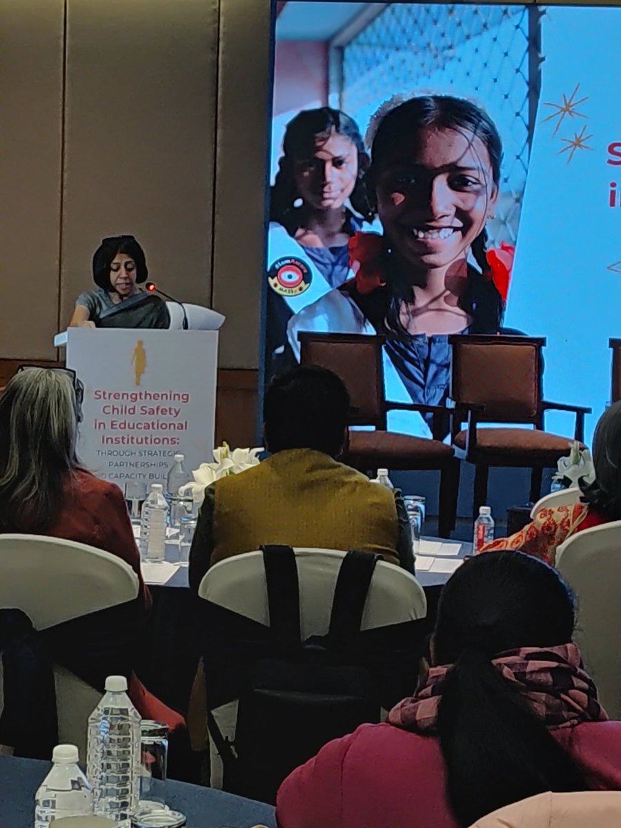 Our founder Leena Kejriwal addressing the crowd and dignitaries at the MISSING Round Table Conference on #ChildSafey