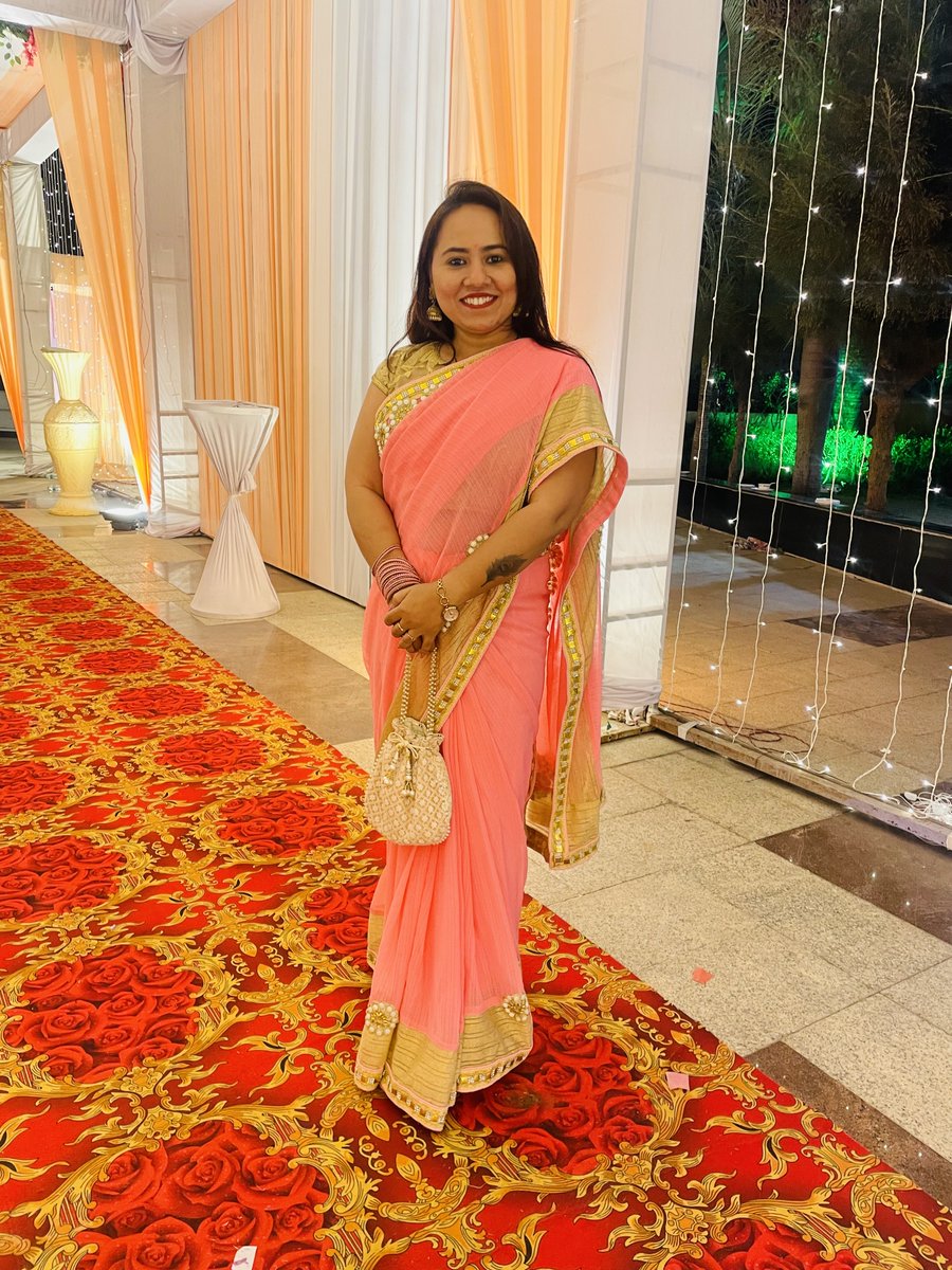 MayuriJadav's tweet photo. Old saree, new mindset! 💃✨ Gen Z may call sarees ‘old generation,’ but elegance is timeless—and upgrading your skills is the real flex! 🚀💻
Saree lovers, don’t change—just LEVEL UP! 💡📱 Let’s mix tradition with innovation &amp; grow digitally.
I’m Mayuri—Your Digital Friend https://t.co/3Dl69TluAR