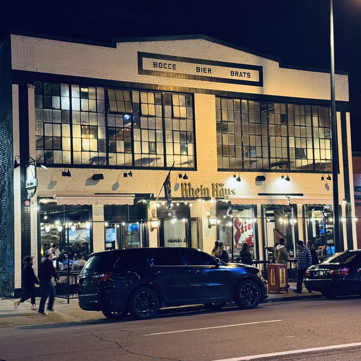 GeriPalBlog's tweet image. Moving from Celtic to Rhein Haus (across the street) at 10:15-10:30 for #HPMParty GeriPal pub crawl. #HAPC25