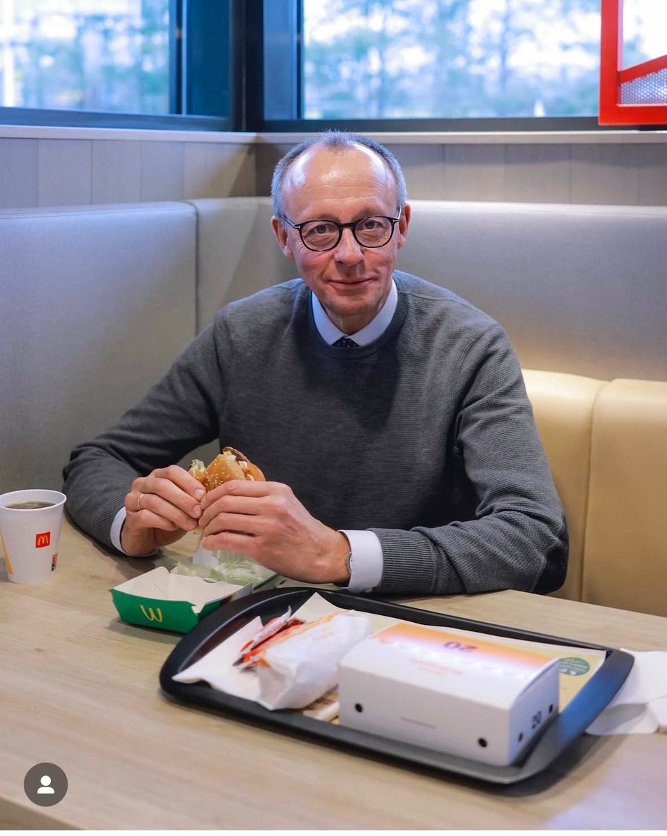 Micky Beisenherz 🍌 tweet media