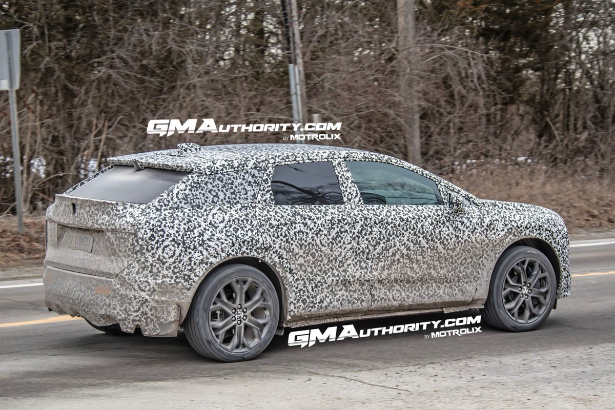 cole_marzen's tweet image. The fully-fledged 2027 Cadillac Optiq-V has been spied testing for the very first time with a more aggressive design philosophy. In addition, the CUV’s dual-motor, AWD powertrain could develop up to around 515 hp and 450 lb-ft of torque. #Cadillac #OptiqV #Optiq #GM #BEVs #EVs