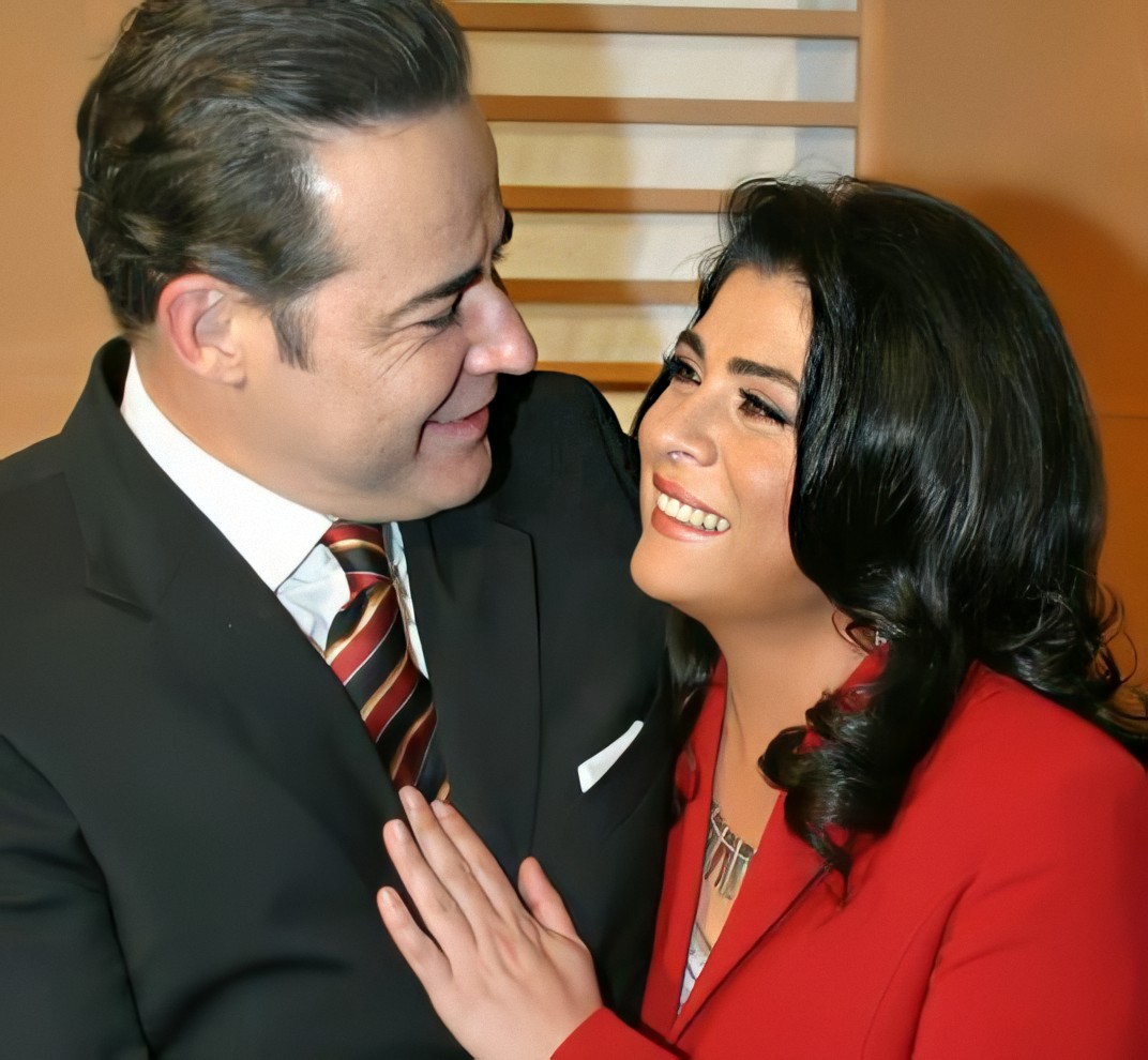 Elsaarg0's tweet image. Esta fotografía es la representación del éxito y de la química insuperable de la tan amada #ParejaTekila 🥰
 Los protagonistas más guapos, la mancuerna cubana y mexicana más recordada de todos los tiempos 😌
@victoriaruffo31 #CésarÉvora 
#20AñosDeLaMadrastra