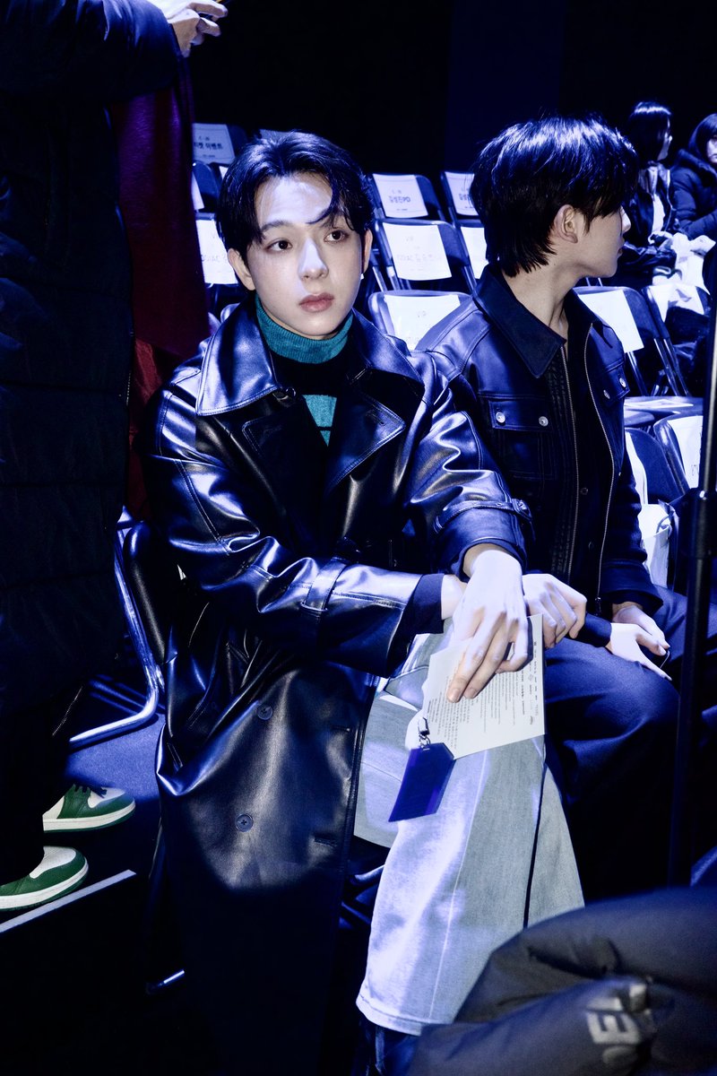 basjtr's tweet photo. You are my muse 👼🏻
#SEOULFASHIONWEEK2025FW
#DAILYMIRROR
#DailyMirror25FWxBas https://t.co/4kYSCqWgZ3