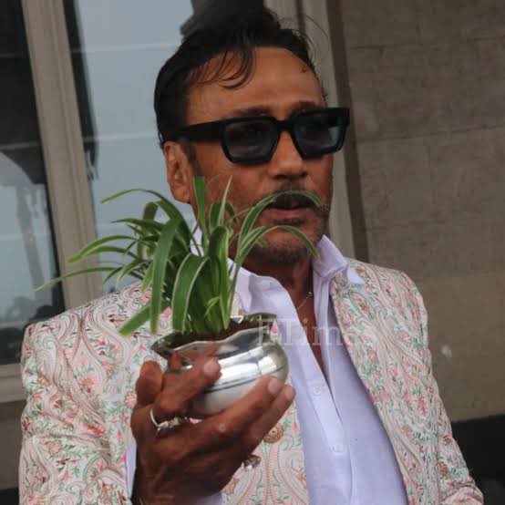 iamkunwarji's tweet image. सुशासन कुमार #BPSC छात्रो को झाड़ लगाने केलिए प्रेरित करते हुए….उन्होंने छात्रो से संवाद करते हुए कहा भीरु क्या पेपर लीक पेपर लीक चीलाते रेहते हो झाड़ लगाओ खुश रहो,अपुन पैसे वापस नहीं कर सकता समझा करो

#BPSCStudentsProtest #BPSC_ghotala #BPSCReExamForAll #Bihar #Bihari…