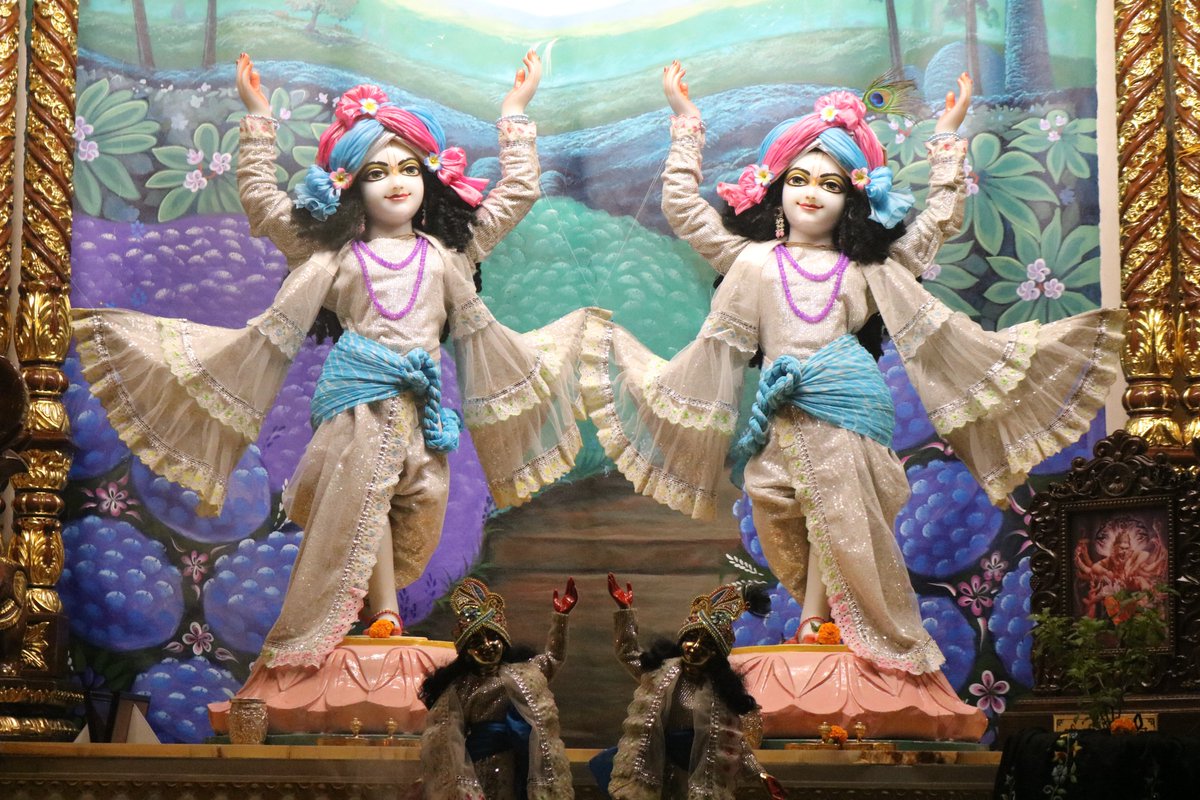 ISKCONPune's tweet photo. 🌷Mangal Arati Darshan🌷🗓07/02/2025🙏🚩@ISKCONNVCCPune🚩
.
.
#ISKCONNVCC #ISKCONPune #ISKCONNVCCPune #ISKCON
#kumbhmela2025 #kumbhmela #Prayagraj
#PrayagrajMahakumbh2025 #7thfebruary #7thfebruary2025
#Friday #Harinaamsankirtan #Radheshyamdas #Radheradhe
#Sankirtan #Kirtan https://t.co/Tpyi9rqcuc