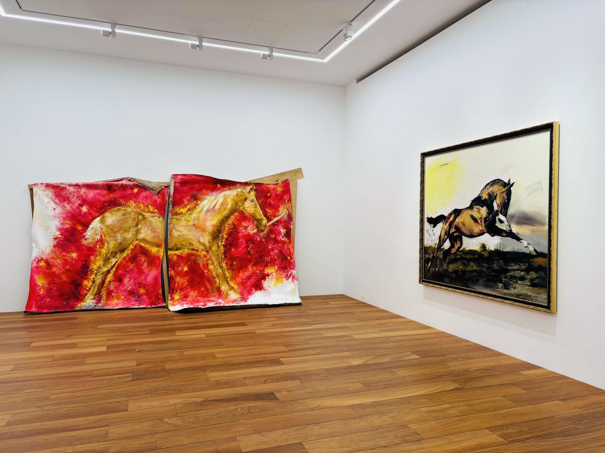 現代ではギャラリーはホワイトキューブが主流。 絵画を引き立たせる