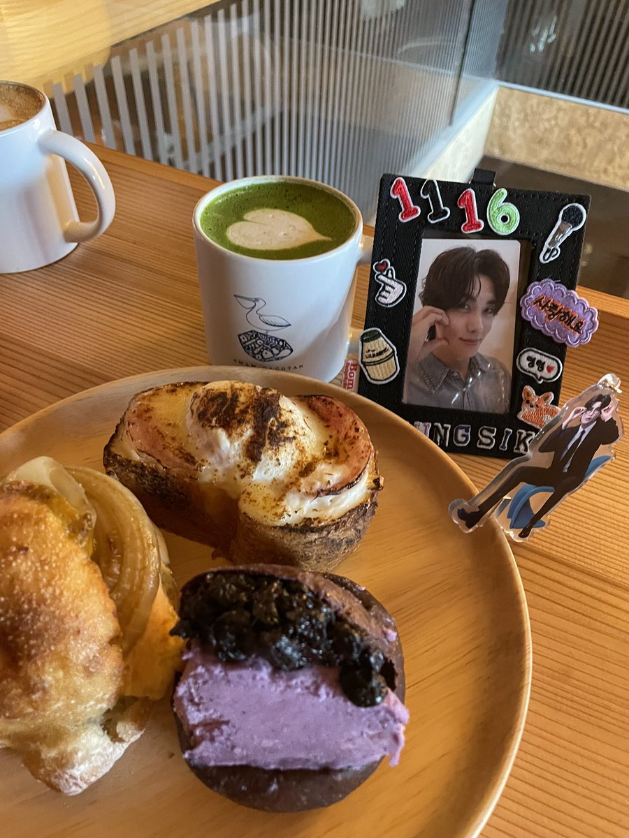 やっと行けたイートイン🍞
美味しかった💓種類も豊富でまた違う種類も食べたいなぁ✨✨テイクアウト買い過ぎた😂
#アマムダコタン京都
#ヒョンシクと一緒に