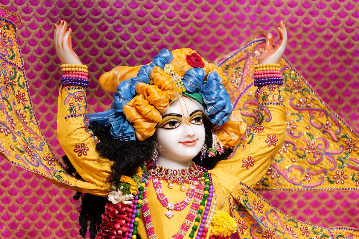 ISKCONPune's tweet photo. 🙏🏽Today's Darshan 📿 🗓07-02-2025🙏
🌷Sri Sri Gaur Nitai🌷
🚩@ISKCONNVCCPune🚩
.
.
#ISKCONNVCC #ISKCONPune #ISKCONNVCCPune #ISKCON
#kumbhmela2025 #kumbhmela #Prayagraj
#PrayagrajMahakumbh2025 #7thfebruary #7thfebruary2025
#Friday #Harinaamsankirtan #Radheshyamdas #Radheradhe https://t.co/uBYnQ3pyRQ