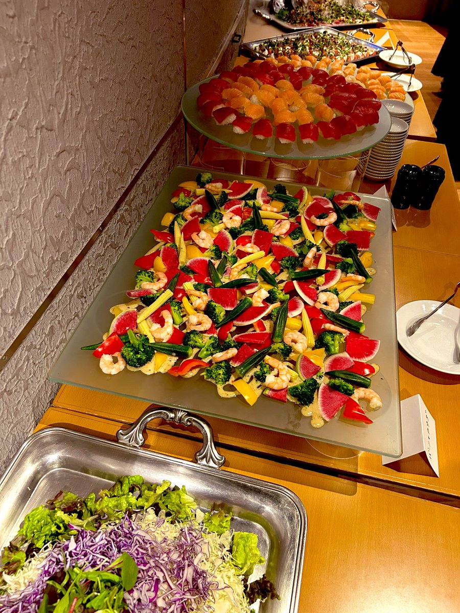 LIVE_BLUEMOOD's tweet photo. 本日のビュッフェ🍴 https://t.co/PQwJfPPcW9