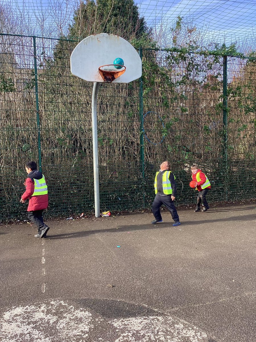 Year 3 and 4 had an amazing time at Felix Road Adventure Park. The children worked collaboratively and showed resilience by trying new things! #ResilienceIsKey <a href="/Cabotfederation/">Cabot Federation</a>