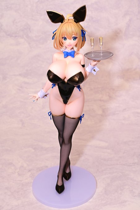 ソフィアさんバニー2ndフィギュア開封
でっか……なっが……フィギュアの全長がね 