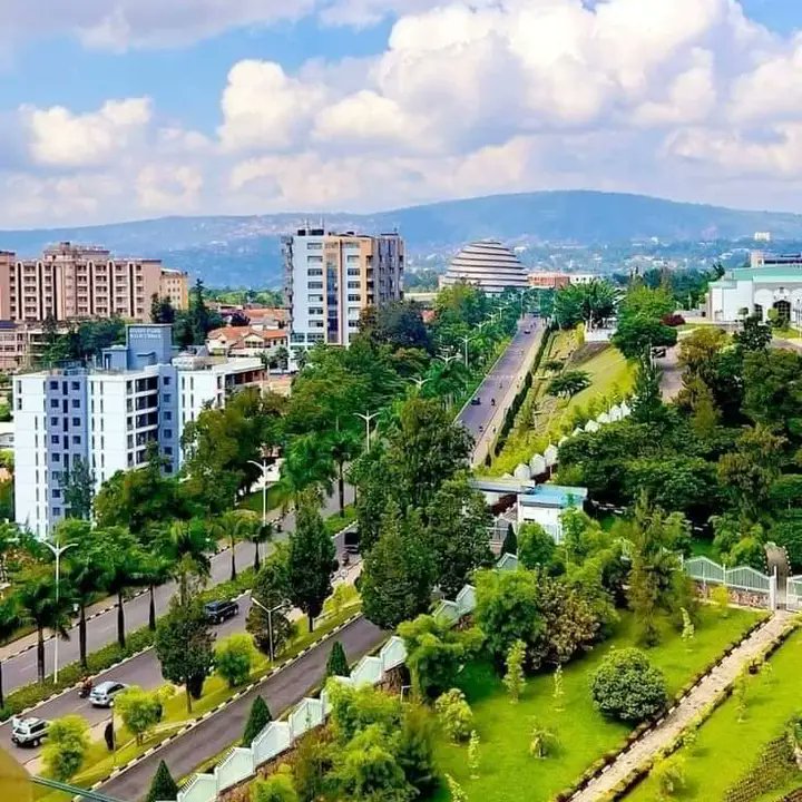 RwandaisOpen's tweet photo. Good morning from green country 🇷🇼 https://t.co/VqnOMQaowX