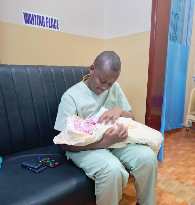 At 10:45 pm Ugandan time... in Emmanuel Medical Centre Entebbe.. Teta sees the sun... God's favour be upon you, your whole life T.E.N