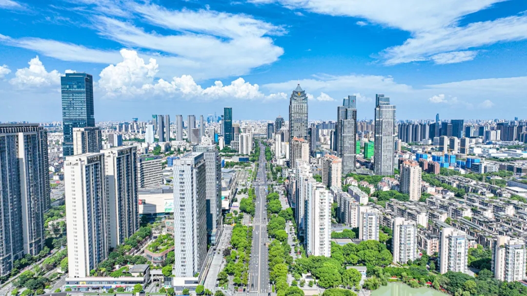 SND_China's tweet photo. Congrats!🎉 #Suzhou New District (#SND) has secured the top ranking among county-level cities for 3️⃣ consecutive years, according to the 2024 comprehensive assessment results for high-quality development. #SNDUpdates https://t.co/wAWEjITwA8
