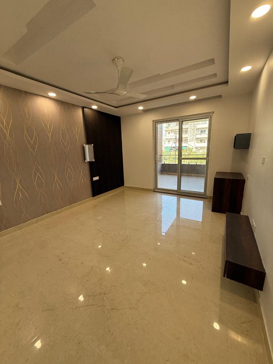 happyestates's tweet photo. "Dream home alert! ✨ 4BHK, 4 Washrooms, Stilt Parking, Lift—everything you need in Greenfields, Faridabad! 🏡🌿 Just steps from the park, market &amp; main road.

🔥 Don’t miss out! 📞 DM for details. #FaridabadHomes #DreamHome #ForSale" https://t.co/RRlae8YxM2