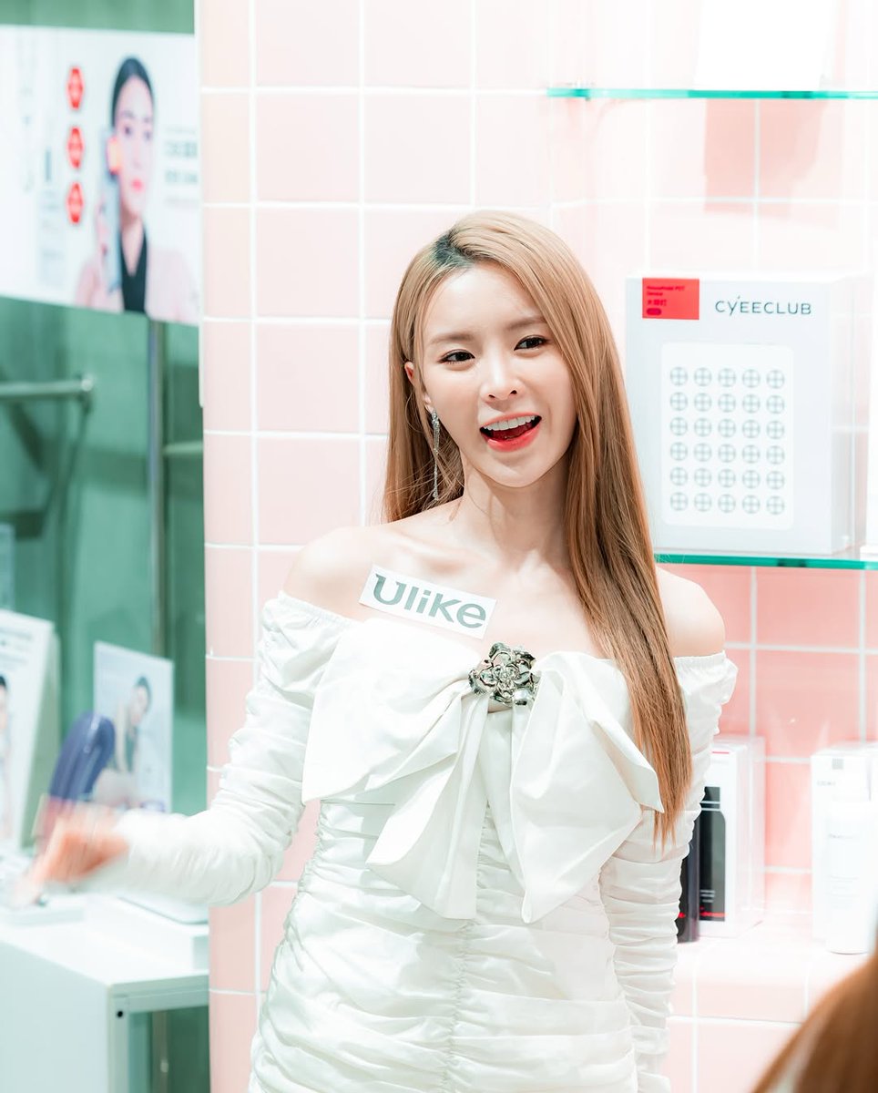 Elkie for ULIKE POP UP pt2.

Cr. Ig: Auaugust_ 

★ #庄锭欣 #莊錠欣 #ELKIE #엘키 #EK