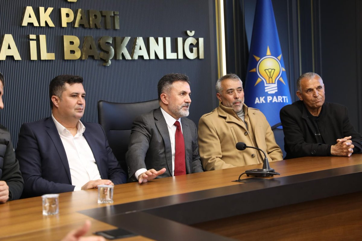 NebiKonur's tweet photo. Kışla ve Ulubatlı mahallesi olarak il başkanımız Kozanlı hemşerimiz sayın @Tamer_Dagli beye hayırlı olsun ziyaretinde bulunduk https://t.co/3TUgTM6kWF