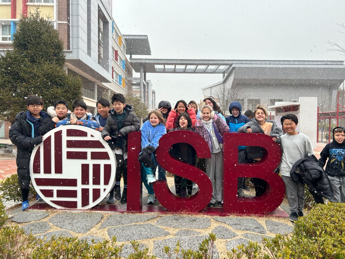 ISBLearning's tweet photo. Snowfall like this in Busan is definitely a first for most, if not all, of our students, so we made sure to make the most of the fun and headed outside to...eat the snow. Super experiential learning and great fun outdoors!
#ISBLearning #ISB #부산국제외국인학교 https://t.co/C6IpHSD8b9