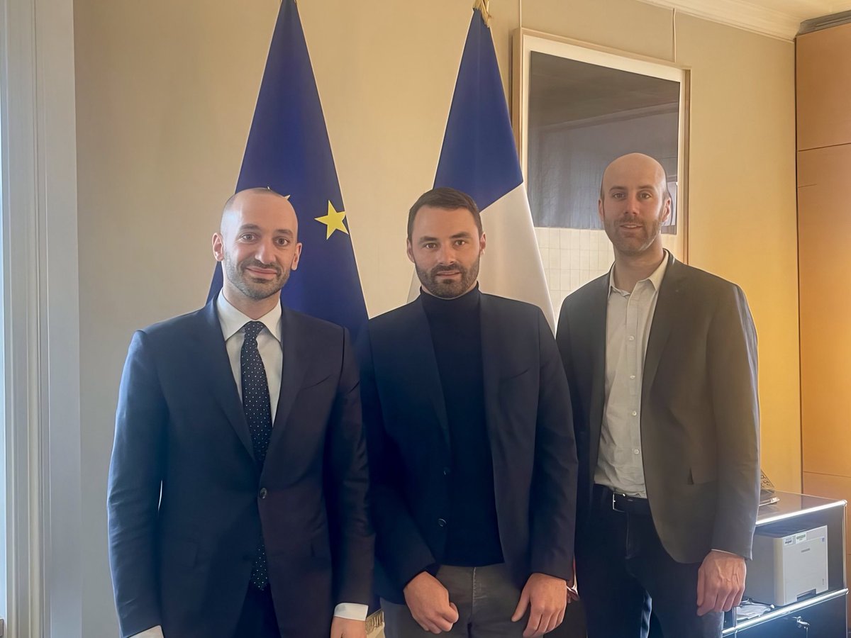Benjamin Haddad (@benjaminhaddad) on Twitter photo Unis pour défendre nos agriculteurs.
Échange riche avec <a href="/HorelPierrick/">Pierrick Horel</a> <a href="/JeunesAgri/">Jeunes Agriculteurs</a> sur les enjeux européens : simplification de la PAC, défense des revenus, Mercosur. La souveraineté alimentaire doit être au cœur des combats européens. Unis pour défendre nos agriculteurs.
Échange riche avec <a href="/HorelPierrick/">Pierrick Horel</a> <a href="/JeunesAgri/">Jeunes Agriculteurs</a> sur les enjeux européens : simplification de la PAC, défense des revenus, Mercosur. La souveraineté alimentaire doit être au cœur des combats européens.