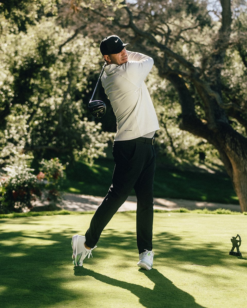 eGolfMegastore's tweet image. Pure Power, 💪 Pure Srixon! 🔥

Introducing the 2025 ZXi Series—crafted for exceptional forgiveness, advanced distance control, and a premium feel. 

Custom fitting is available this weekend at eGolf Megastore. Get ready—stocks are hitting stores soon! ⛳️

#SrixonGolf #SrixonZXi