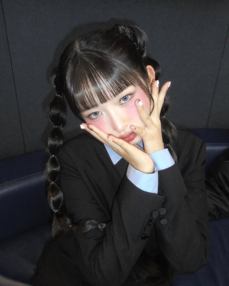 rei pics tweet media