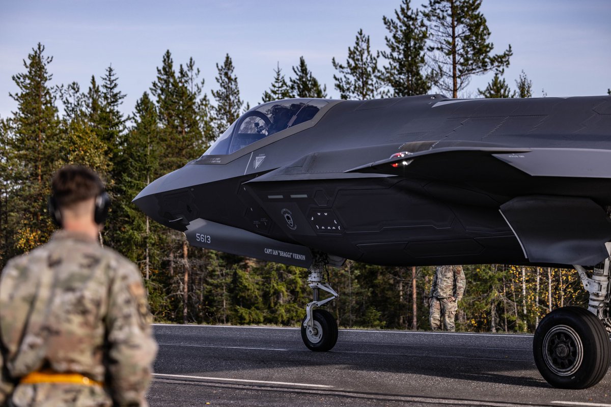 FinnishAirForce's tweet image. – I believe the briefings on performance and practical examples made it clear to all participants that the #F35 is not just a leap in capability for the Air Force but for the entire Defence Forces, says Colonel (ret.) Henrik Elo, F-35 Programme Director.

#F35Programme