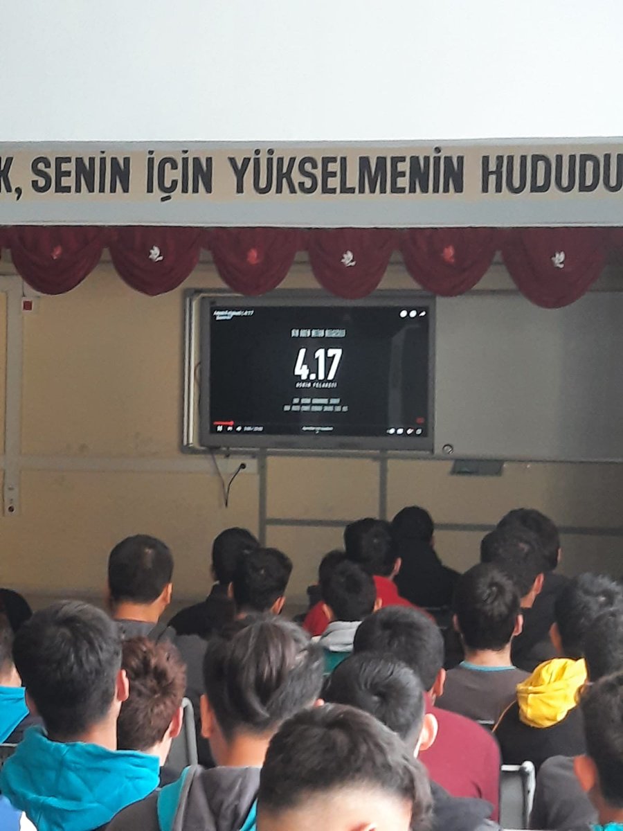 6 Şubat Maraş depreminin içinde bulunduğu hafta boyunca birinci gün etkinliği olarak Deprem Nedir? Deprem öncesinde,Deprem sırasında ve Deprem sonrasında yapılması gerekenlere dair okulumuz öğrenci ve öğretmenlerine bilgi verildi,videolar izlettirildi.