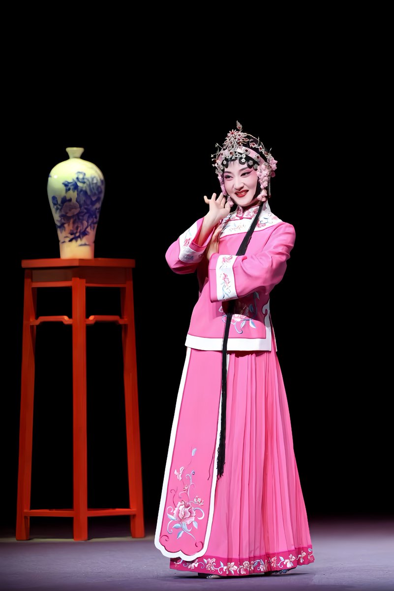 AnhuiTravel's tweet photo. Huangmei Opera is deeply moving, with its melodious voices tenderly interpreting touching stories, making it a shining gem of Huizhou culture. (Located in Huangshan City)
#JoyfulSpringFestival #SpringFestivalOpera #AnhuiCharacter #FindWarmAH #VibrantAnhui #SouthernAnhui https://t.co/w2K6w6Z6lk