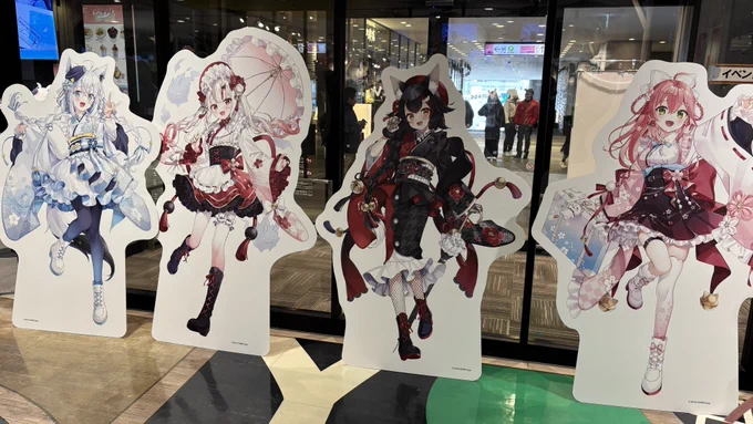 ホロツリ初日行ってきた〜いつでも行ける距離だからこそなんだかんだスカイツリー来たこと無かった(˙ᵕ​˙ )余さんの今回のお写真、可愛さ爆発しててはしゃぎ散らかした沢山のもちこ余りんを手に入れてほくほくです可愛かった楽しかった美味しかった#ホロツリ春風花舞 