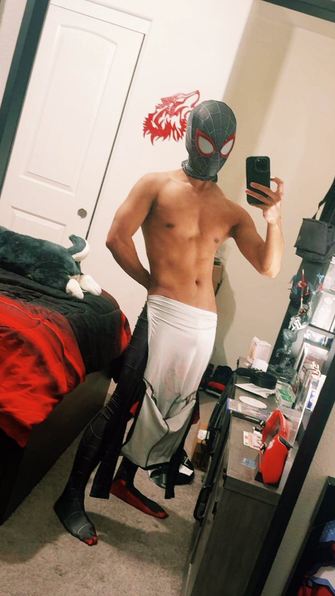 PupRedd's tweet image. Spidey just chillin’ 🕷️
