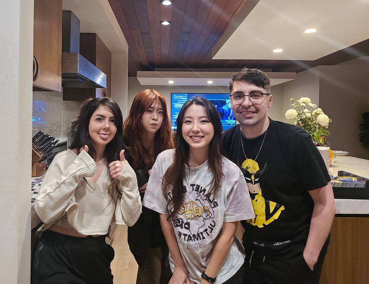 fuslie's tweet photo. FUSCUTS with @shroud 💯🔥!

Fresh cut ✅️
High taper fade ✅️
Happy customer ✅️
Great day ✅️
Lost lots of $$$ for charity ✅️
#noregrets ✅️
Who's next ❓️ https://t.co/kwXob0VrFN