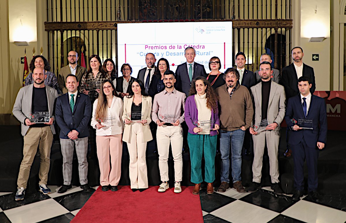 Fundación Eurocaja Rural (@fundacionecr) on Twitter photo La Cátedra Fundación Eurocaja Rural-UCLM distingue a los mejores TFG y TFM de 2024 y entrega los 'Premios Cultura, Patrimonio e Innovación en el Medio Rural'🎓👏👏 <a href="/Catedra_CYDR/">Cátedra Fundación Eurocaja Rural-UCLM</a> <a href="/uclm_es/">Universidad de Castilla-La Mancha</a>
▶️eurocajarural.fun/2025/02/06/la-… La Cátedra Fundación Eurocaja Rural-UCLM distingue a los mejores TFG y TFM de 2024 y entrega los 'Premios Cultura, Patrimonio e Innovación en el Medio Rural'🎓👏👏 <a href="/Catedra_CYDR/">Cátedra Fundación Eurocaja Rural-UCLM</a> <a href="/uclm_es/">Universidad de Castilla-La Mancha</a>
▶️eurocajarural.fun/2025/02/06/la-…