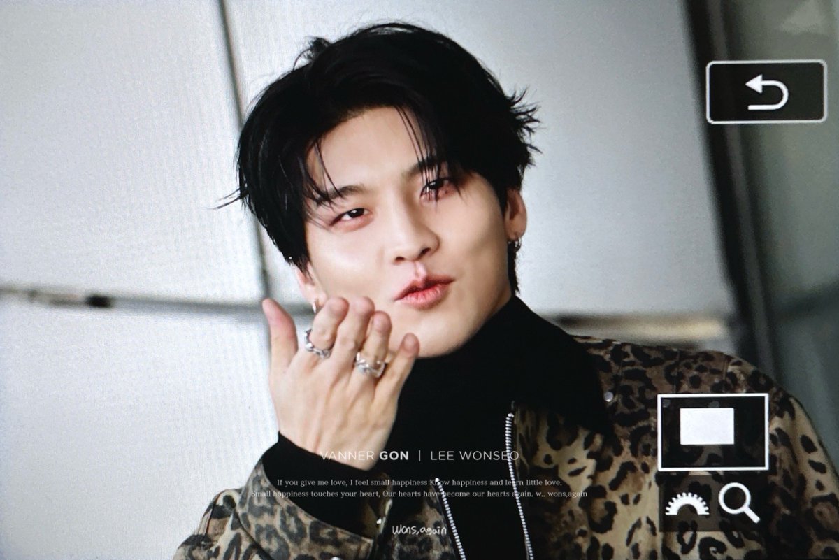 250207 원서 서패위 다녀와써요 고생 많았다아 :)
#VANNER #GON #LEEWONSEO
#배너 #곤 #이원서 #곤듀랑원서겐 <a href="/VannerOfficial/">VANNER 배너</a>