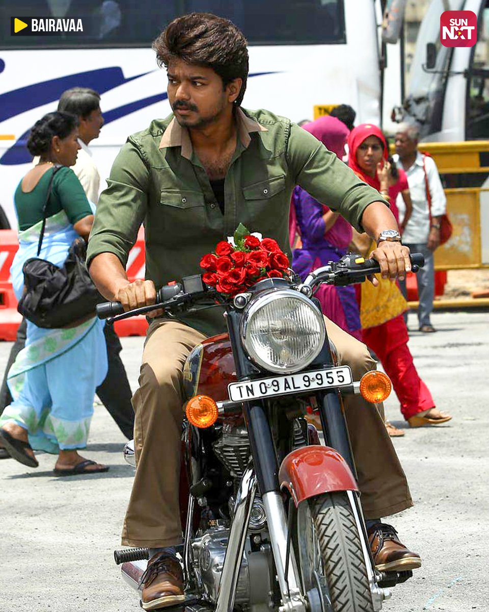 sunnxt's tweet photo. It’s Rose day-vaam guys! So, Send virtual roses to those who deserve them! 🌹
Watch all these romantic movies now on Sun NXT
#Ayan #Enthiran #Bairavaa #VelaiyillaPattathari #Manmatha #SunNXT https://t.co/GMnw7oKFSZ
