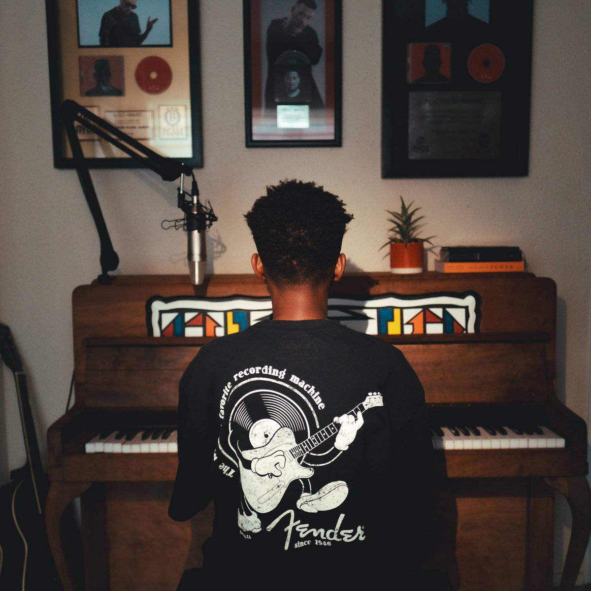 MasterAFlat's tweet image. When Nothing Is Missing 

Five years ago I gave up Everything to work on my debut album and I have to say, it turned out to be something that felt like a rollercoaster ride. Long story short, Don’t give up on your Dreams! Excited to share this with you! 

Out NOW!! 💿