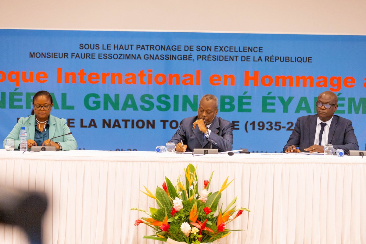 Avec une émotion particulière mais aussi le sentiment d'une communion, j'ai lancé le 03 février le colloque scientifique en hommage au Président Gnassingbé Eyadema.

Je felicite les spécialistes d'avoir mis en exergue quelques caractéristiques de la vision et de laction du père