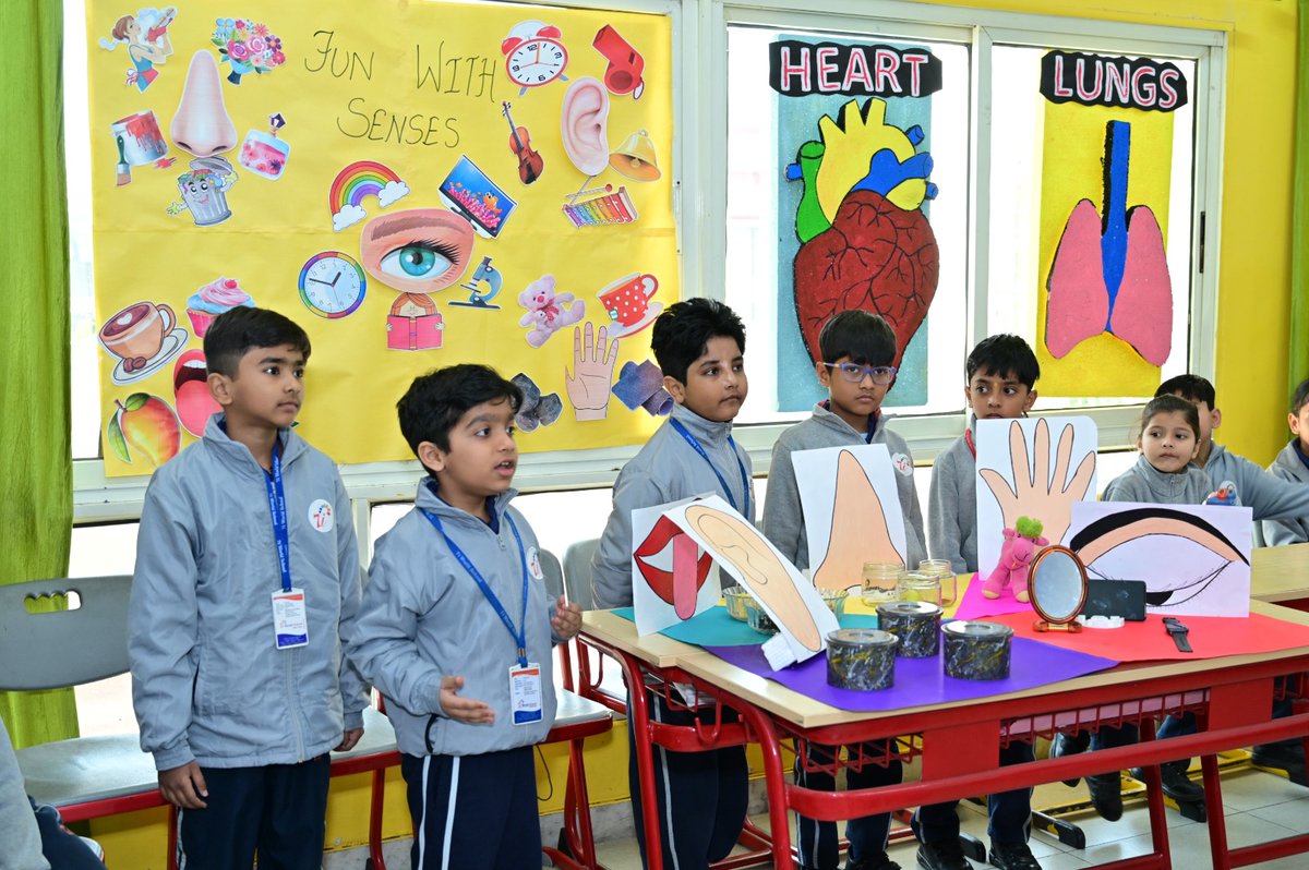 7iworldschool_g's tweet image. A Science Fair was organized by the students wherein the culmination of all they had studied was showcased. They enthralled the audience with their beautifully decorated classes, knowledge ,quizzes and games  . 

#7iworldschool
#bestschoolofgwalior
#ScienceFair2024-25
