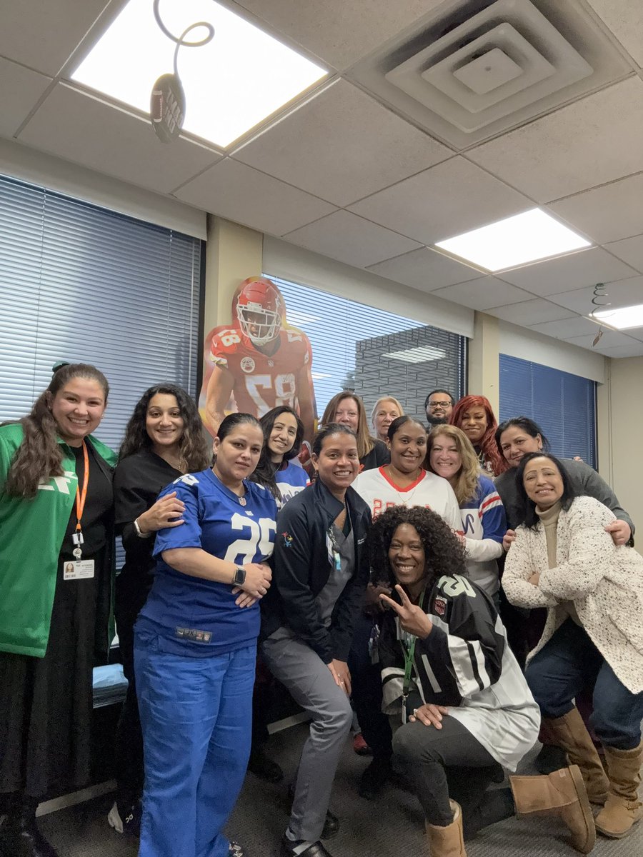 Super Bowl office party!! 🏈 <a href="/kdjhaveri/">Kenar Jhaveri</a> <a href="/sfishbane/">Steven Fishbane</a> <a href="/mala_sachdeva/">Mala Sachdeva</a> <a href="/HofstraKidney/">HofNorthwell Kidney</a>