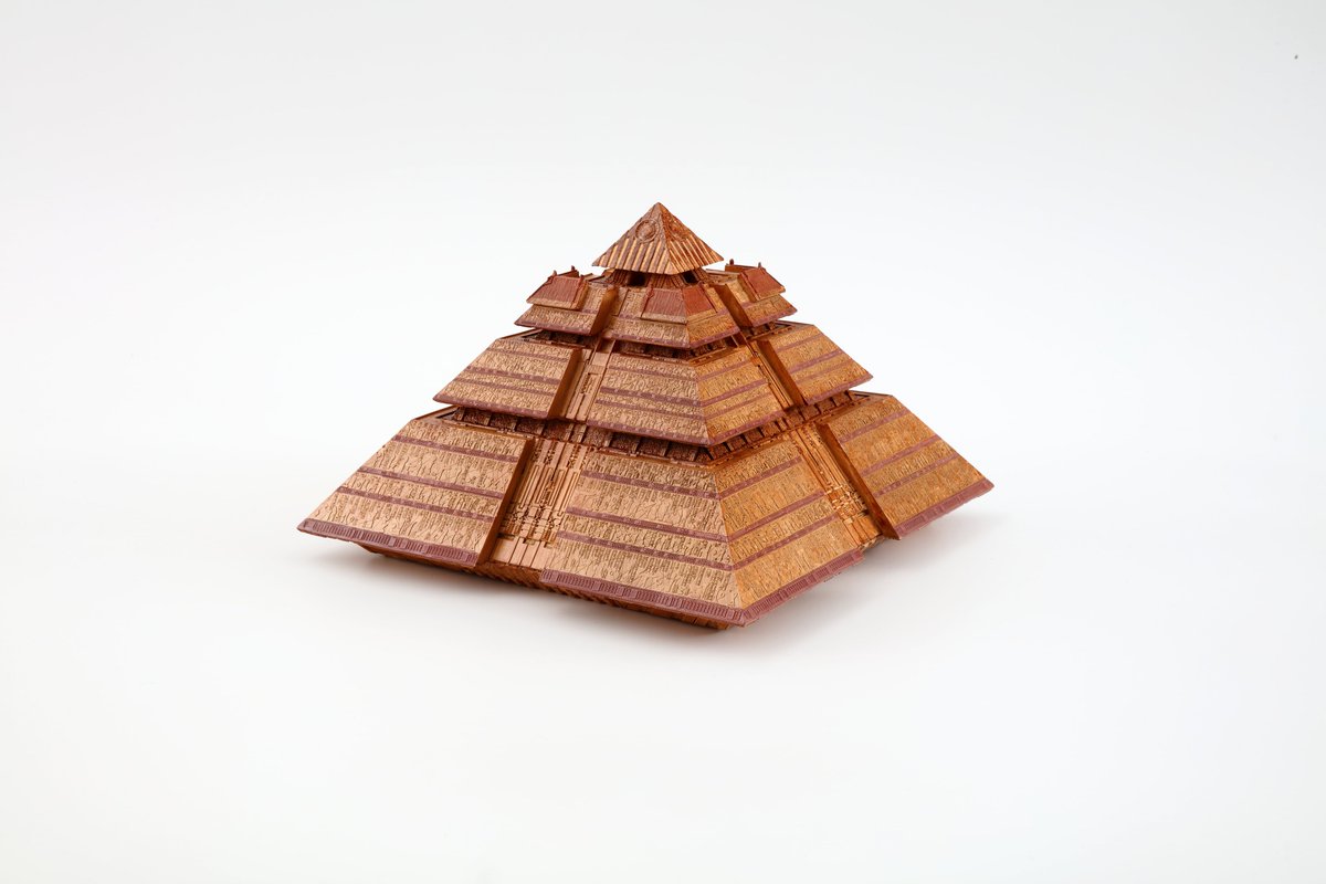 The Hangar Bay (@thehangarbayng) on Twitter photo 🚨 NEW - #Stargate Ra's Pyramid Model!
<a href="/MasterReplicas_/">Master Replicas Official</a> has revealed an incredibly detailed polyresin model of Ra's Pyramid from the original Stargate movie.
It measures 30 cm across and over 20 cm tall.
🔥 Pre-order now for $125 via
masterreplicas.com
#StargateSG1 🚨 NEW - #Stargate Ra's Pyramid Model!
<a href="/MasterReplicas_/">Master Replicas Official</a> has revealed an incredibly detailed polyresin model of Ra's Pyramid from the original Stargate movie.
It measures 30 cm across and over 20 cm tall.
🔥 Pre-order now for $125 via
masterreplicas.com
#StargateSG1
