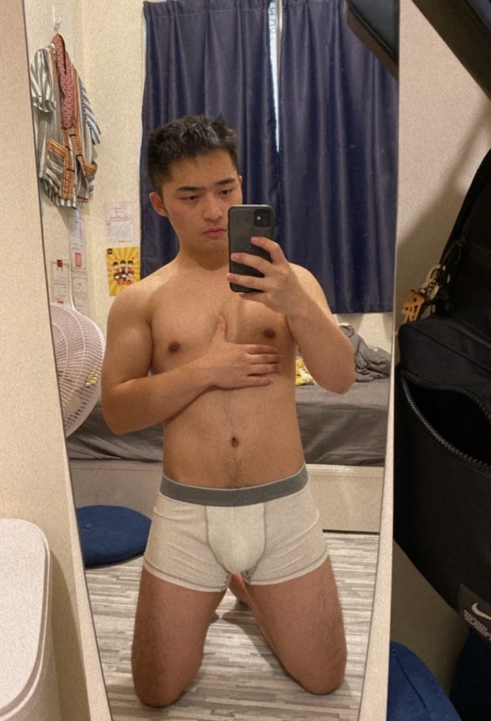 白內褲
朋友說像衛生褲